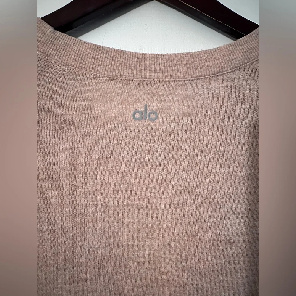 ALO Yoga beautiful peachy